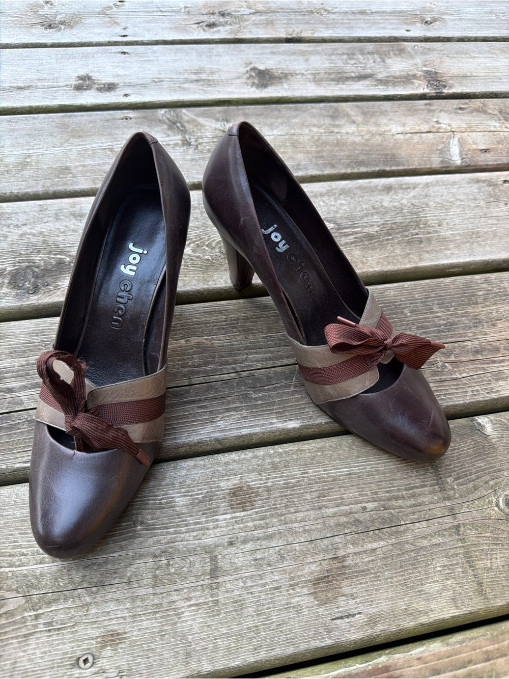 Joy Chen Brown Leather Pumps Size 9 Block Heel Bow Accent Career Office Shoes - Picture 12 of 14